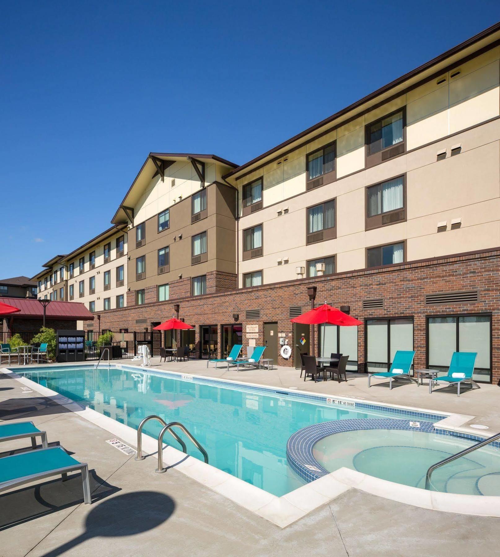 Towneplace By Marriott Suites Portland Vancouver Evergreen Exterior photo